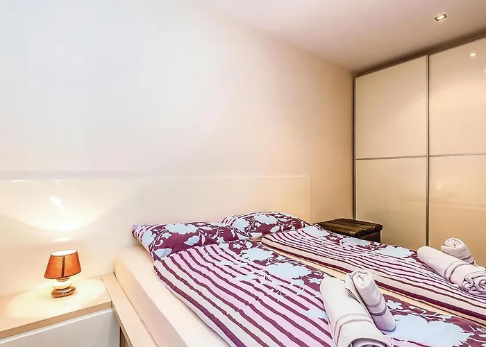 Cozy In With Wifi Apartment Crikvenica